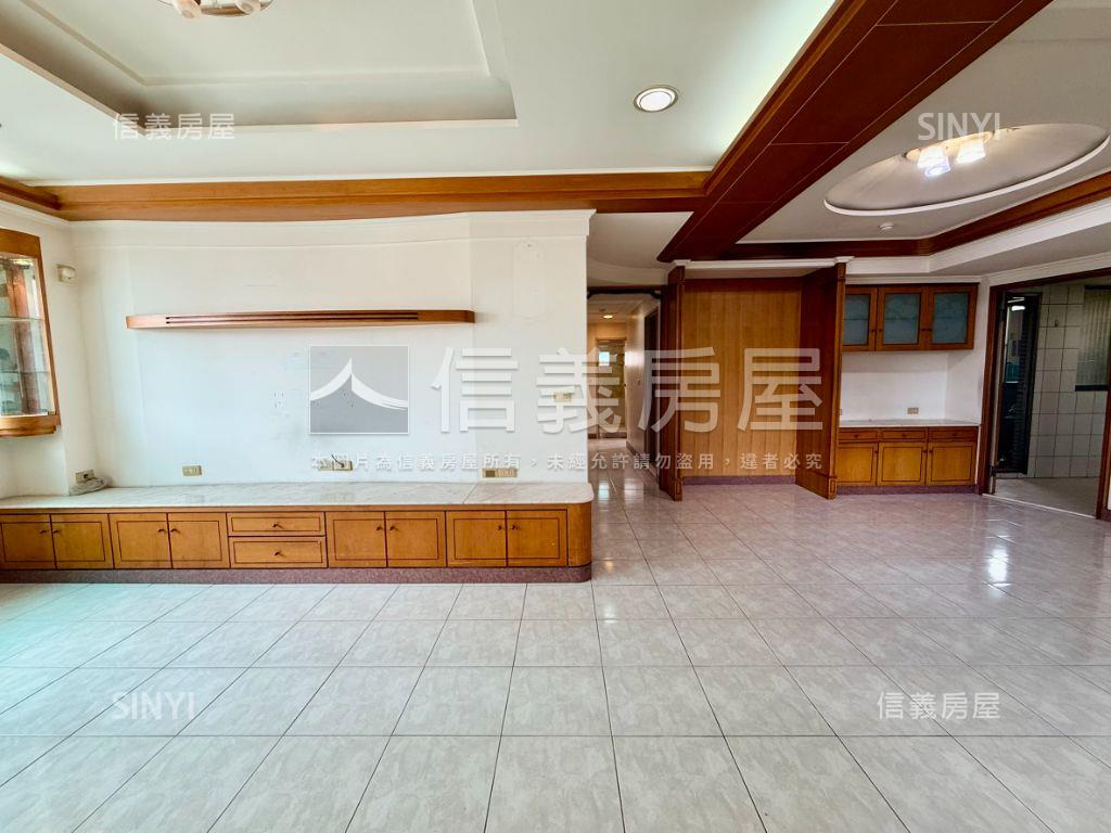 潤泰陽光哈佛４房＋車位房屋室內格局與周邊環境