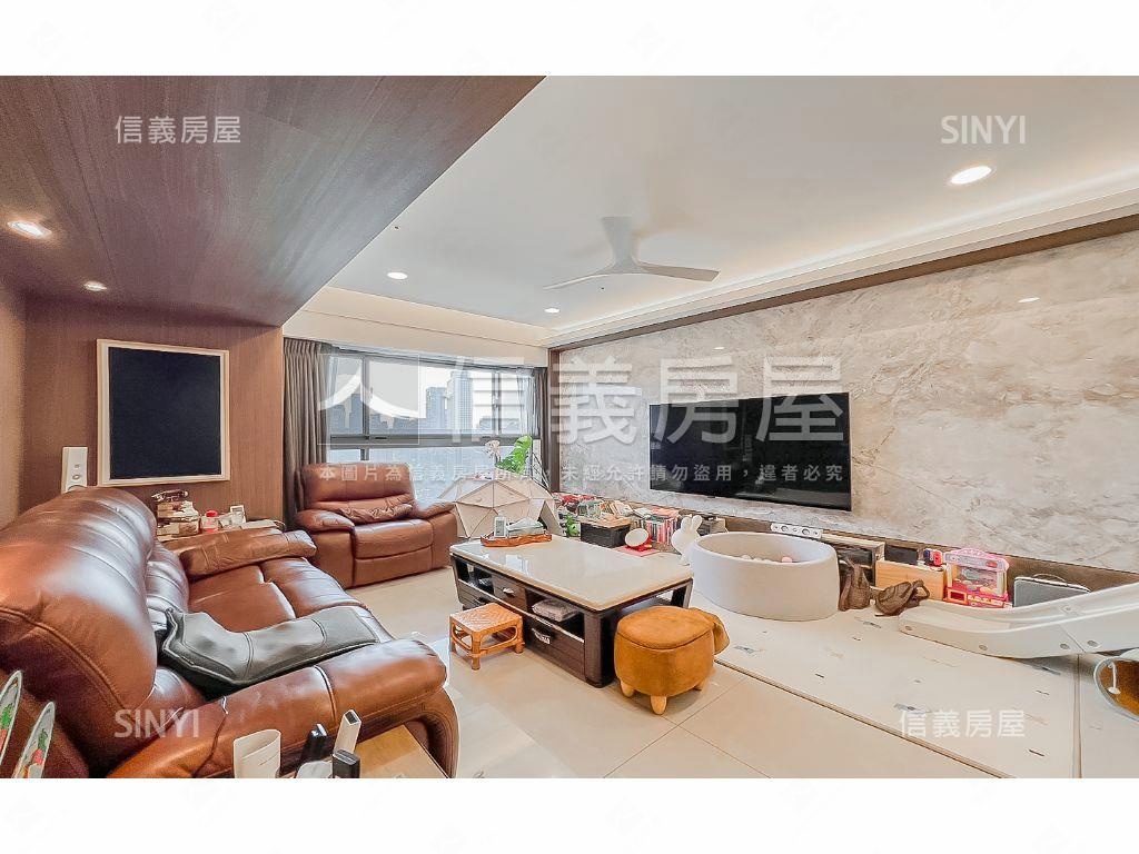 面七期絕美夜景Ｂ２大車位房屋室內格局與周邊環境