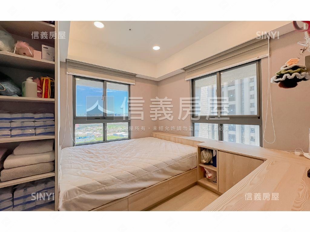 面七期絕美夜景Ｂ２大車位房屋室內格局與周邊環境
