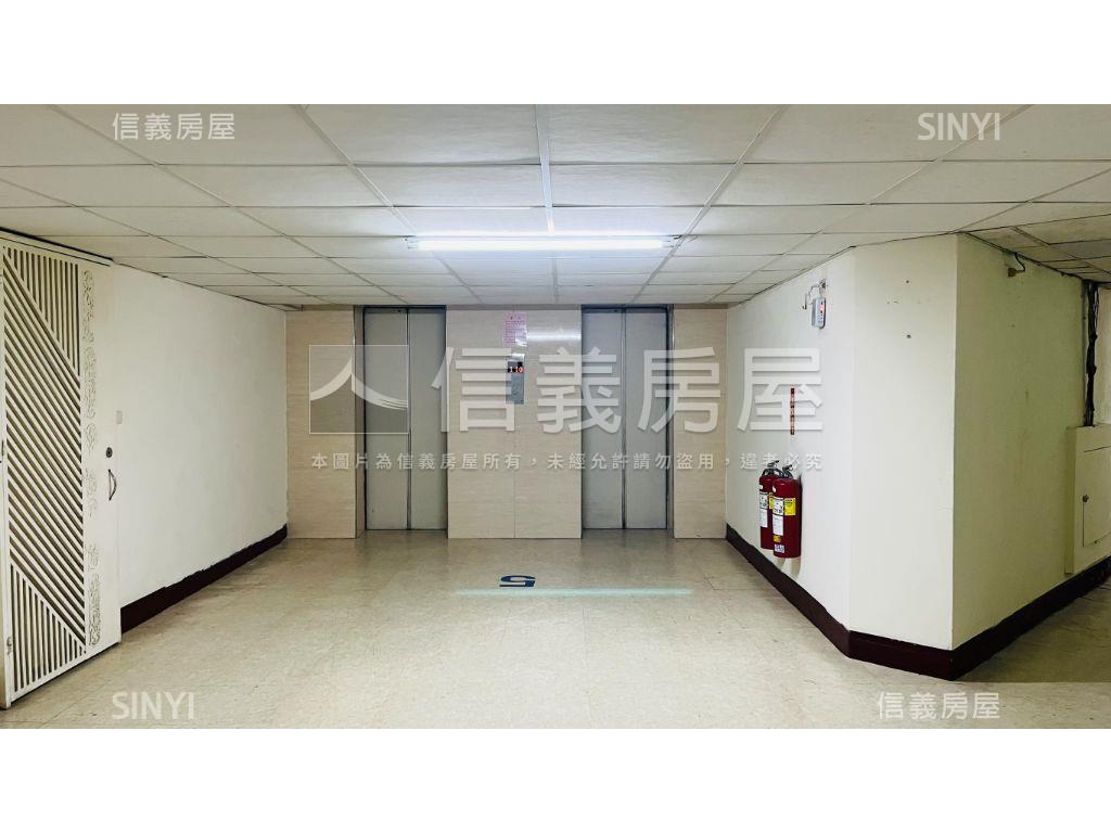 愛河畔採光邊間套房房屋室內格局與周邊環境