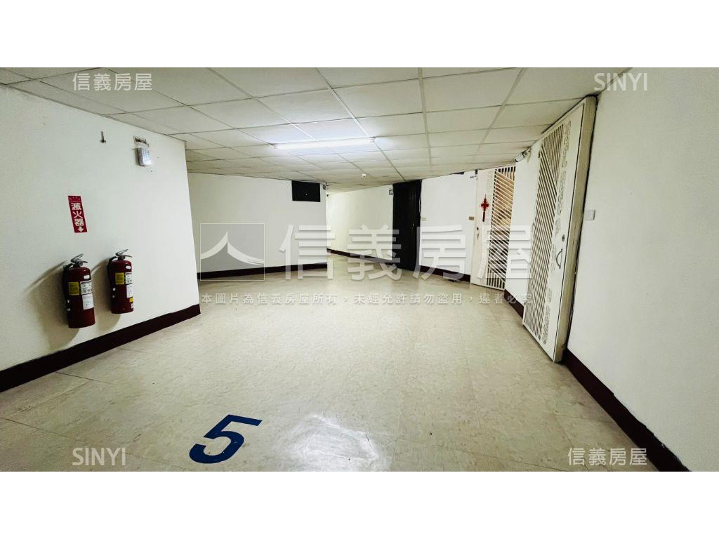 愛河畔採光邊間套房房屋室內格局與周邊環境