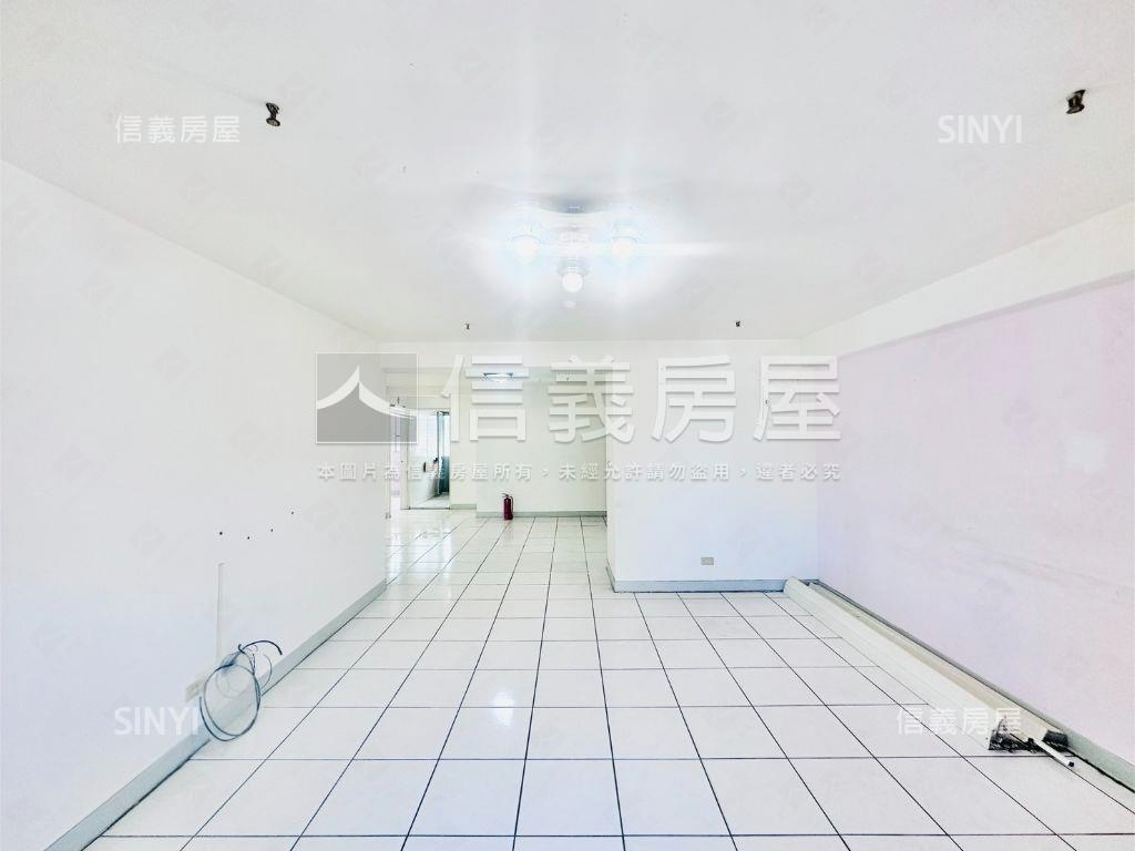 金鳳凰明亮高樓大三房房屋室內格局與周邊環境