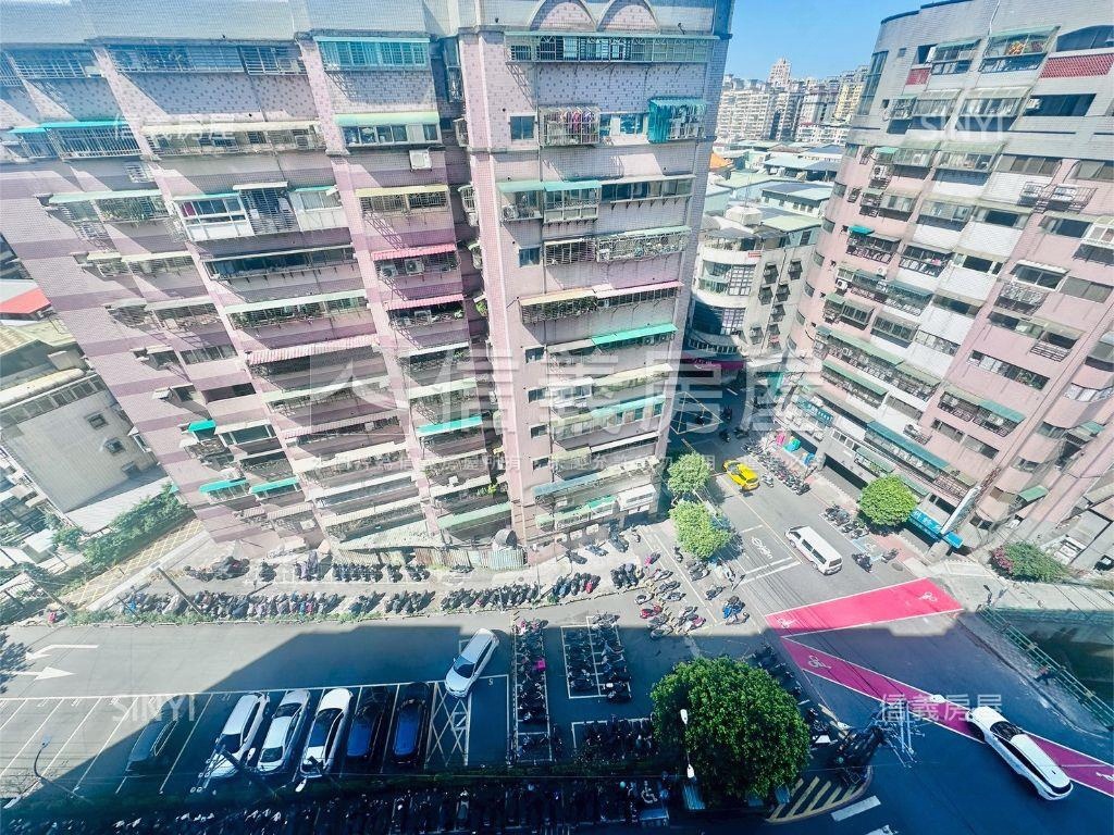 金鳳凰明亮高樓大三房房屋室內格局與周邊環境