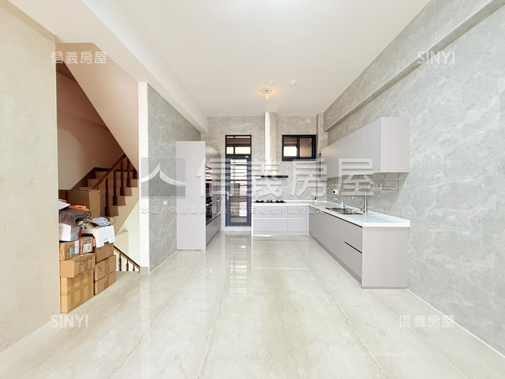 展奇．優秀賞面寬霸氣店面房屋室內格局與周邊環境