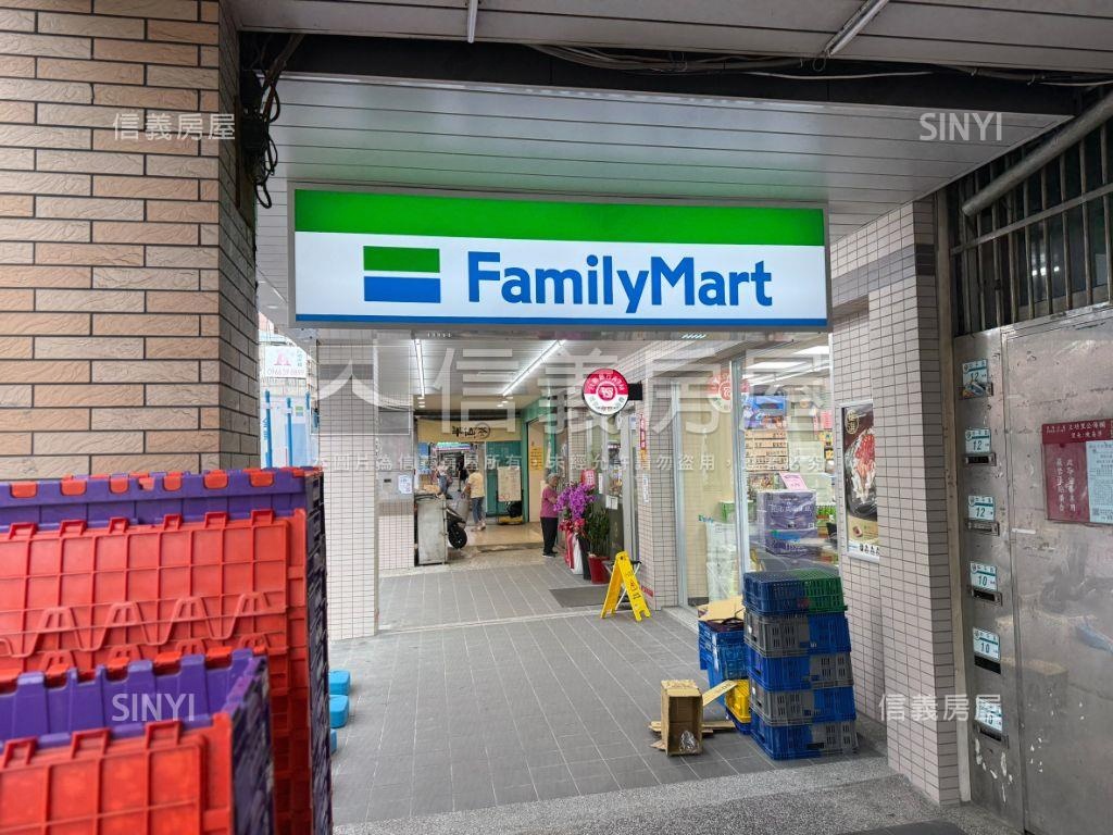 中平路優質置產金店面房屋室內格局與周邊環境