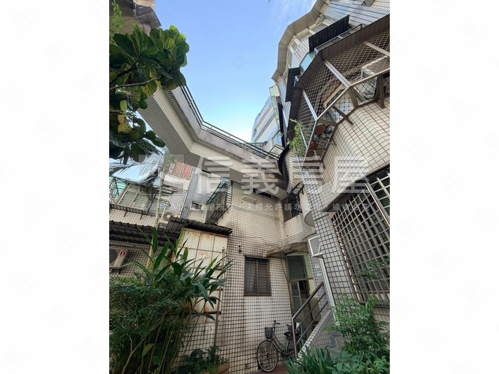 文德電梯三房車位房屋室內格局與周邊環境