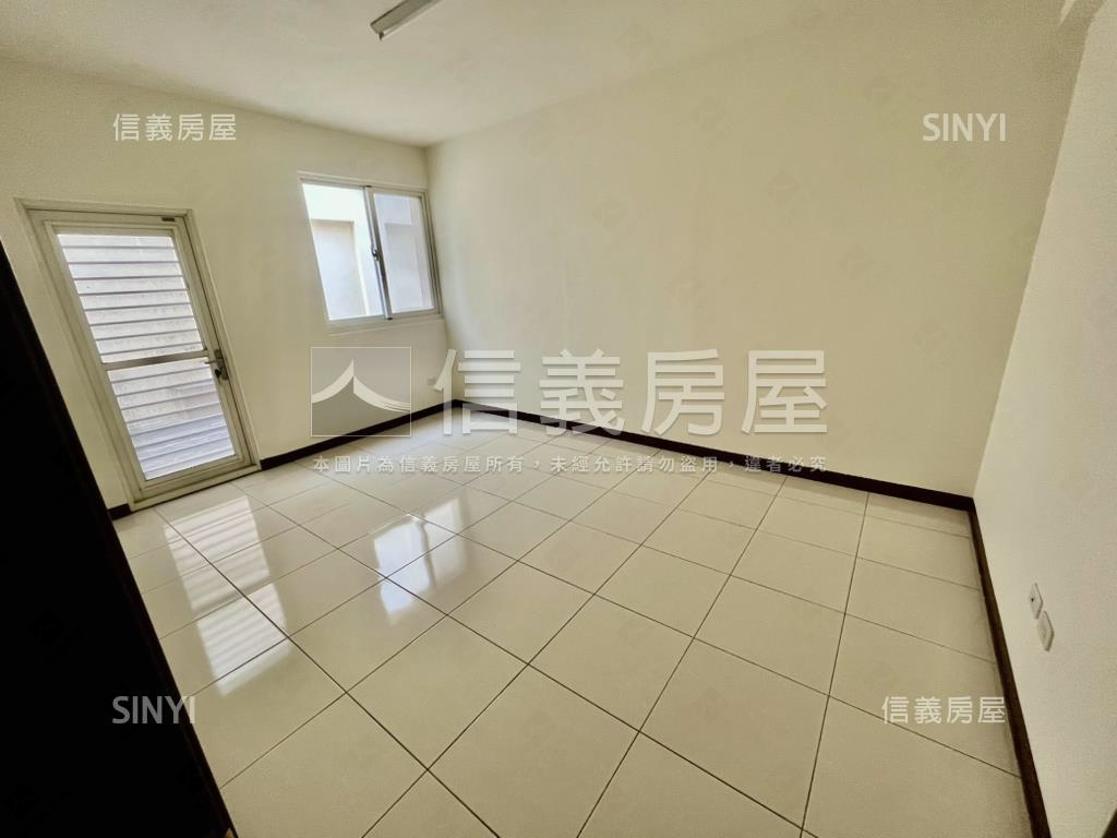 神岡臨路大面寬別墅房屋室內格局與周邊環境