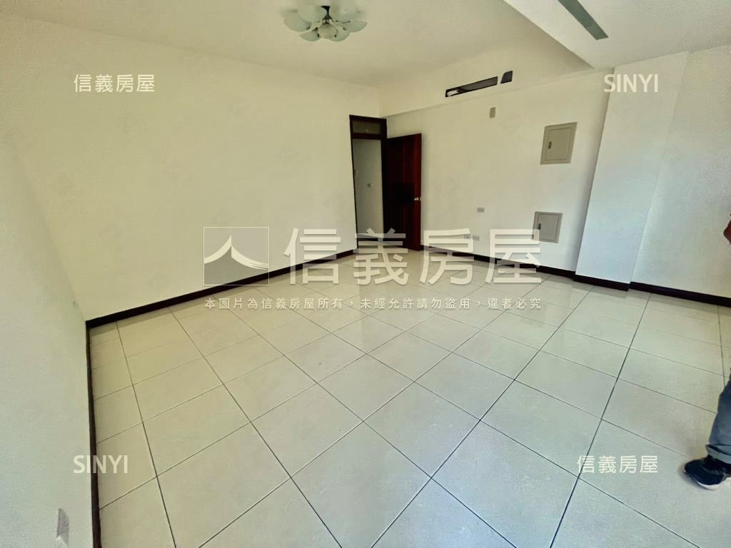 神岡臨路大面寬別墅房屋室內格局與周邊環境