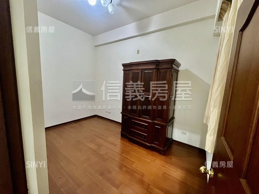 神岡臨路大面寬別墅房屋室內格局與周邊環境