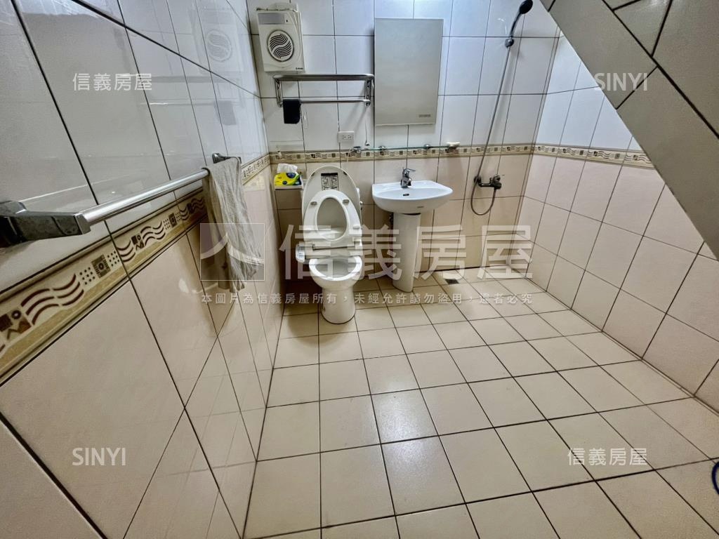 神岡臨路大面寬別墅房屋室內格局與周邊環境