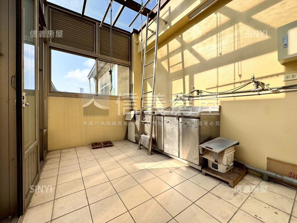 神岡臨路大面寬別墅房屋室內格局與周邊環境