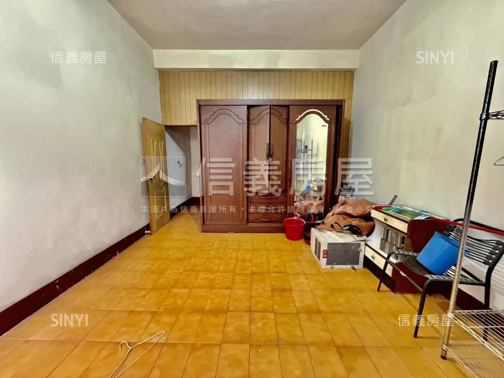 黃興路低總價車庫巷透房屋室內格局與周邊環境