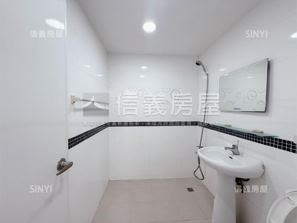 中央路前後陽台有裝潢三房房屋室內格局與周邊環境