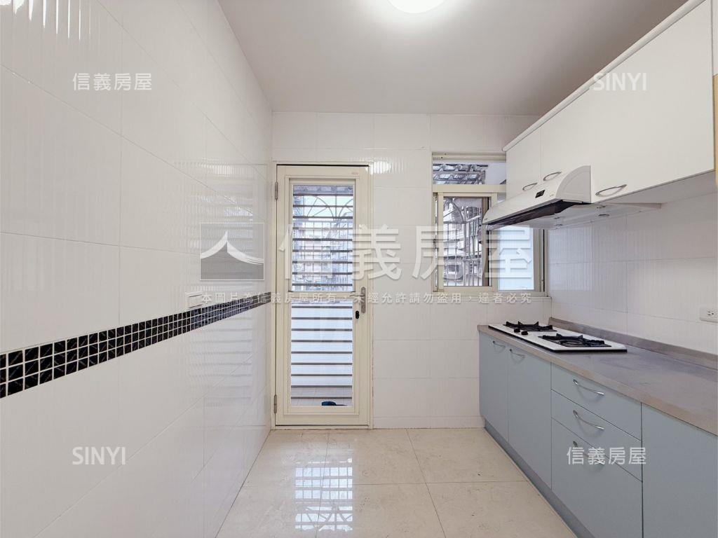 中央路前後陽台有裝潢三房房屋室內格局與周邊環境