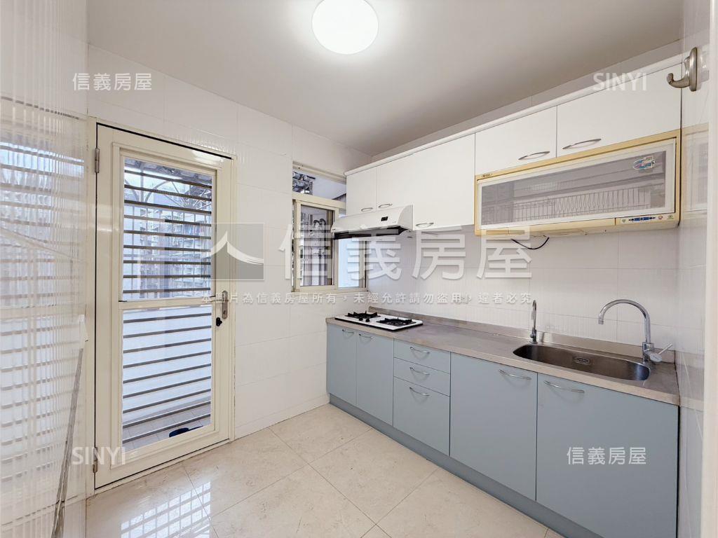 中央路前後陽台有裝潢三房房屋室內格局與周邊環境