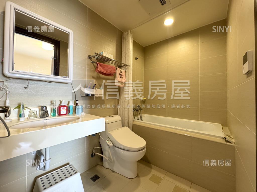 專任文青綠意景觀三房車位房屋室內格局與周邊環境