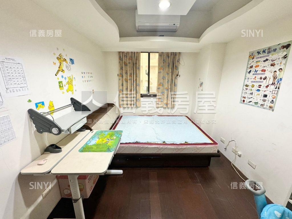 近遠百世紀皇家三房房屋室內格局與周邊環境