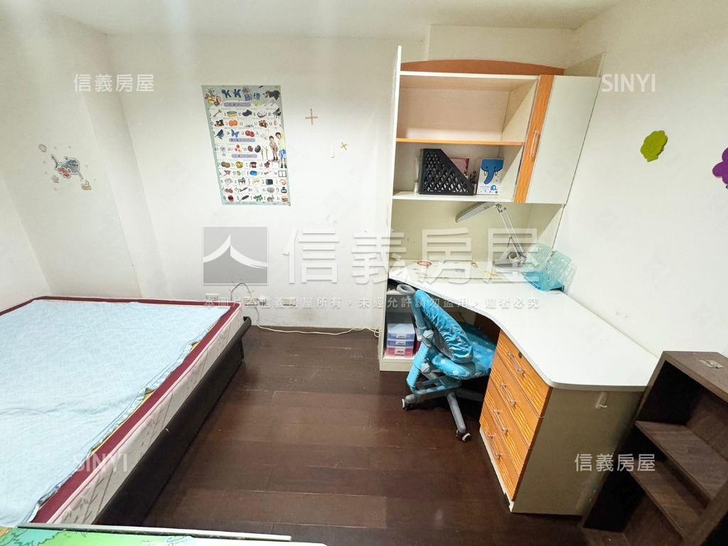 近遠百世紀皇家三房房屋室內格局與周邊環境