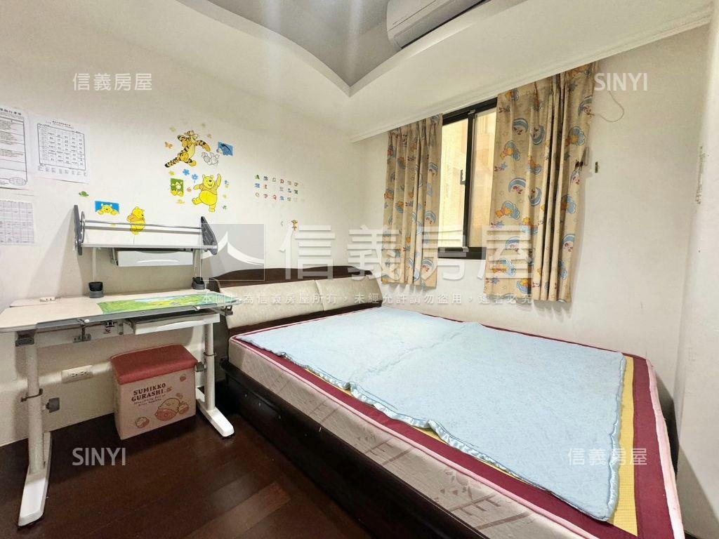 近遠百世紀皇家三房房屋室內格局與周邊環境