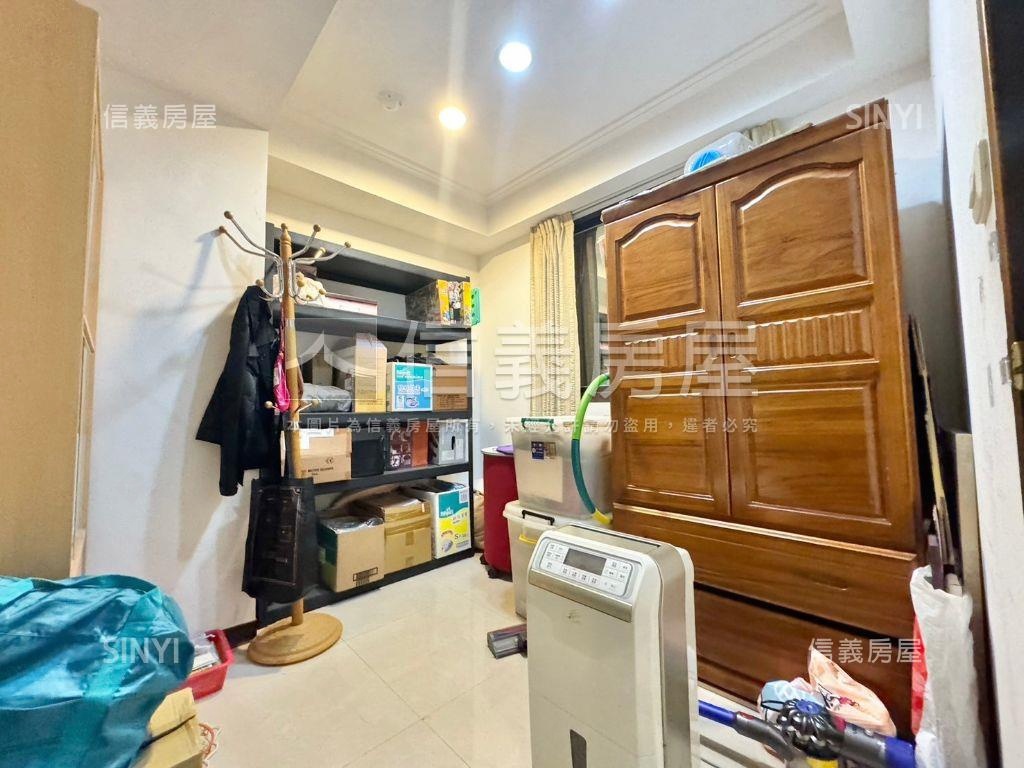 近遠百世紀皇家三房房屋室內格局與周邊環境