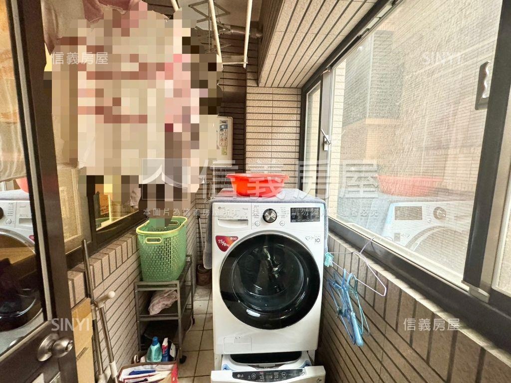 近遠百世紀皇家三房房屋室內格局與周邊環境