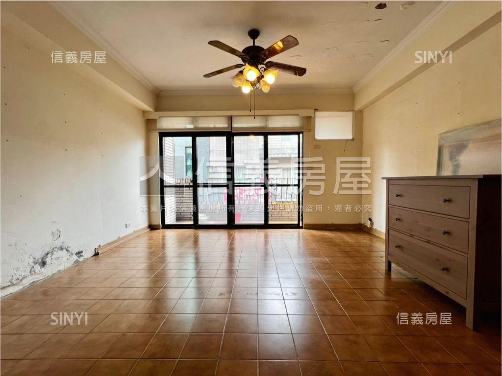 芝玉●朝南邊間３樓帶車位房屋室內格局與周邊環境