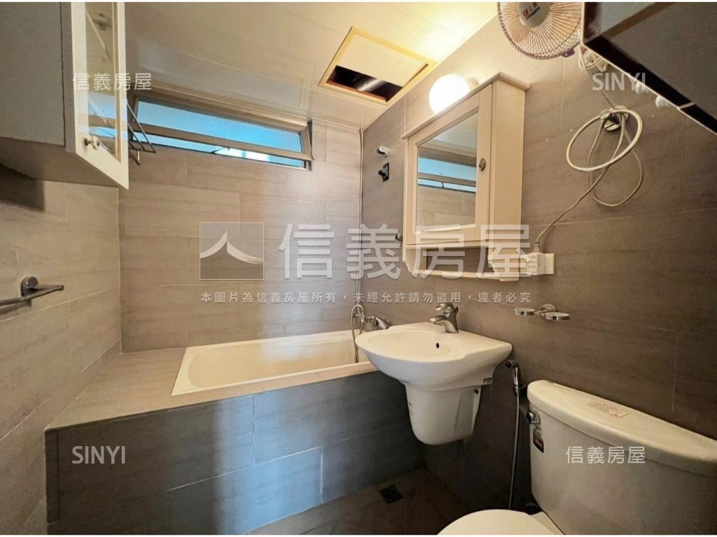 芝玉●朝南邊間３樓帶車位房屋室內格局與周邊環境