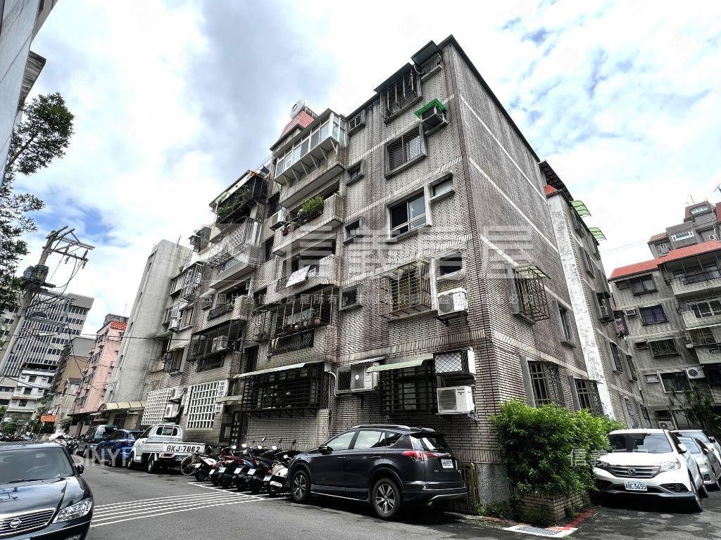 芝玉●朝南邊間３樓帶車位房屋室內格局與周邊環境