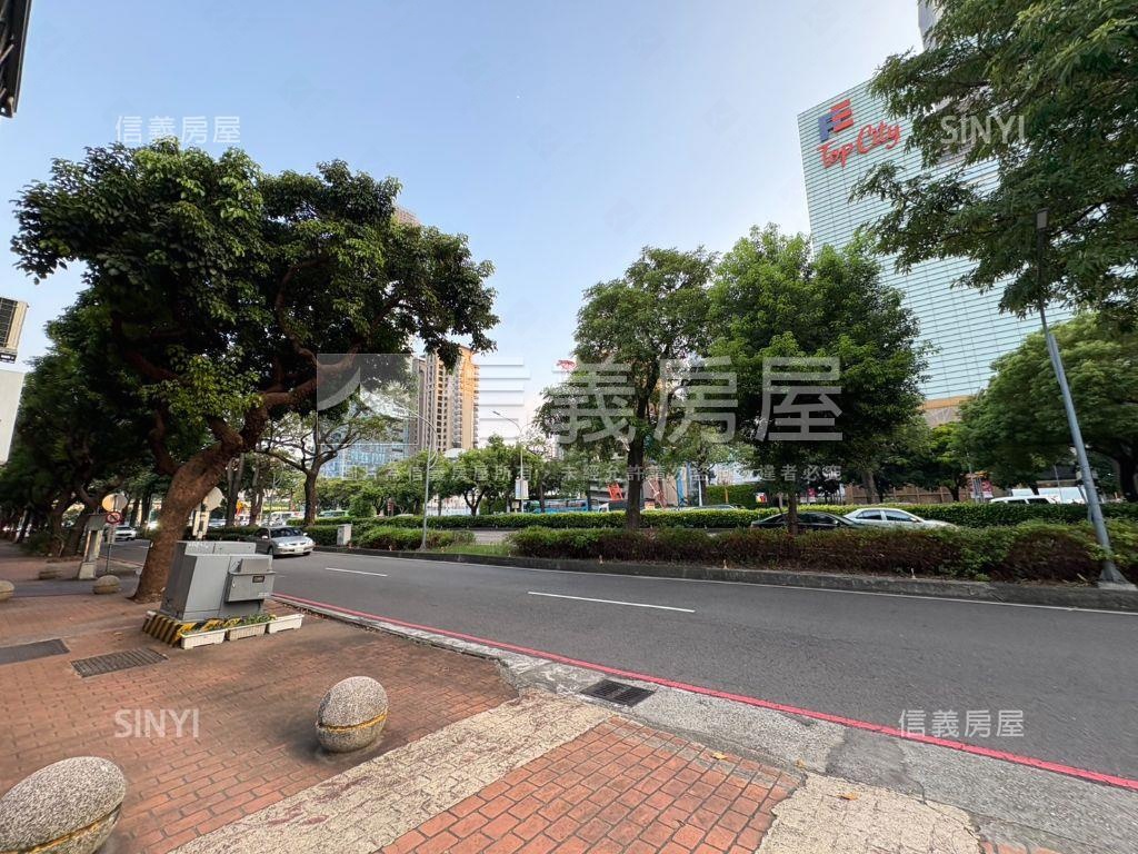 七期核心稀有雙車別墅房屋室內格局與周邊環境