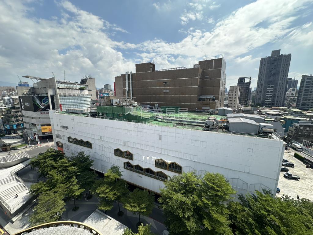 中山美學挑高美景美裝潢房屋室內格局與周邊環境
