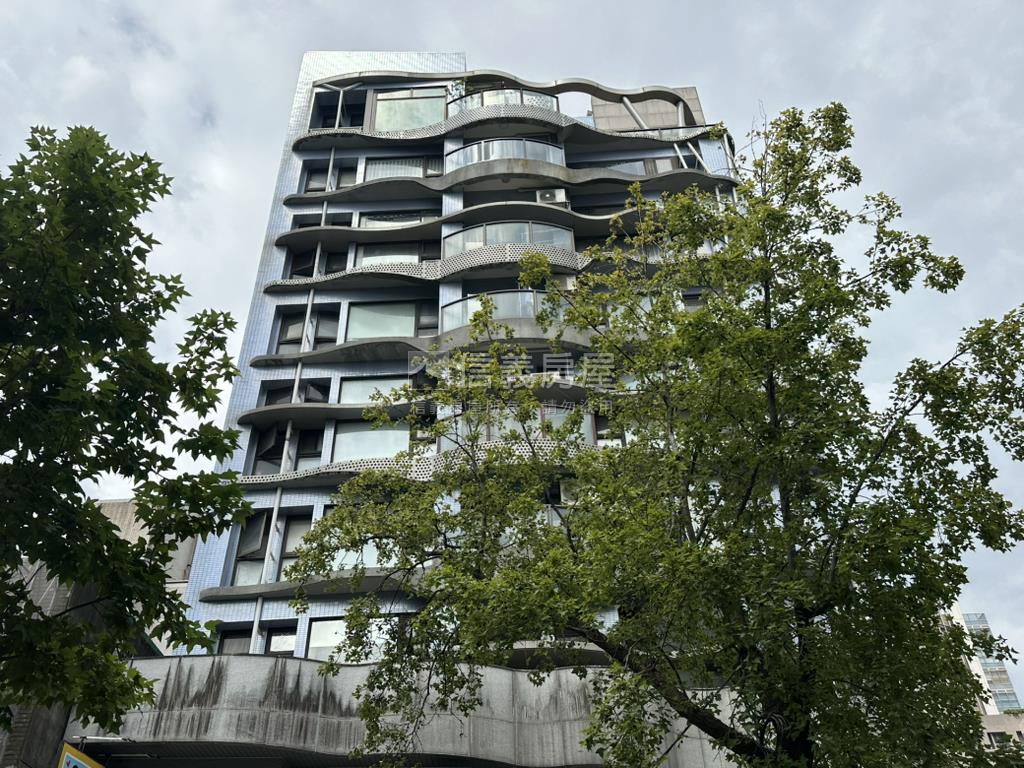 中山美學挑高美景美裝潢房屋室內格局與周邊環境