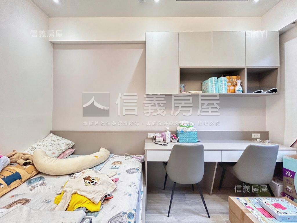 泰山新成屋２房車位房屋室內格局與周邊環境