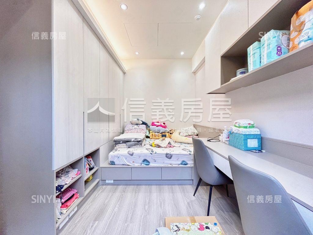 泰山新成屋２房車位房屋室內格局與周邊環境