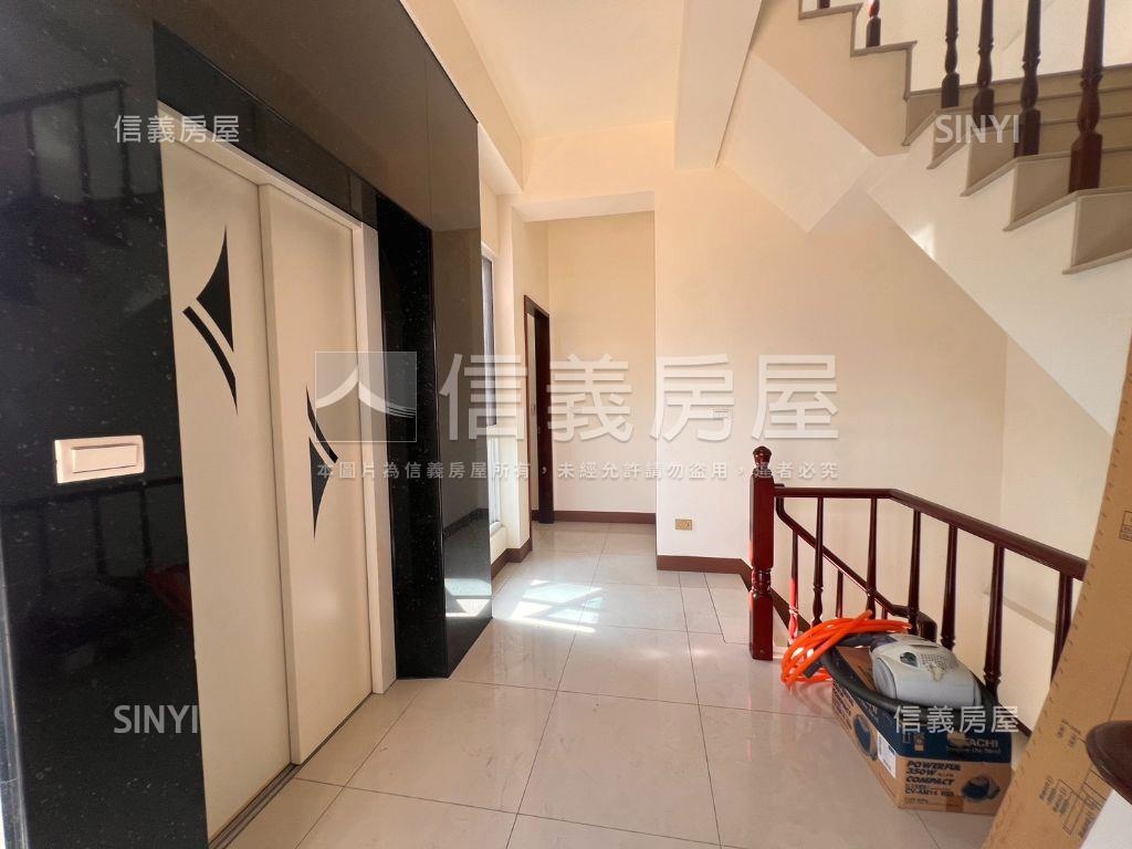 美濃歐風城堡透天店面１房屋室內格局與周邊環境