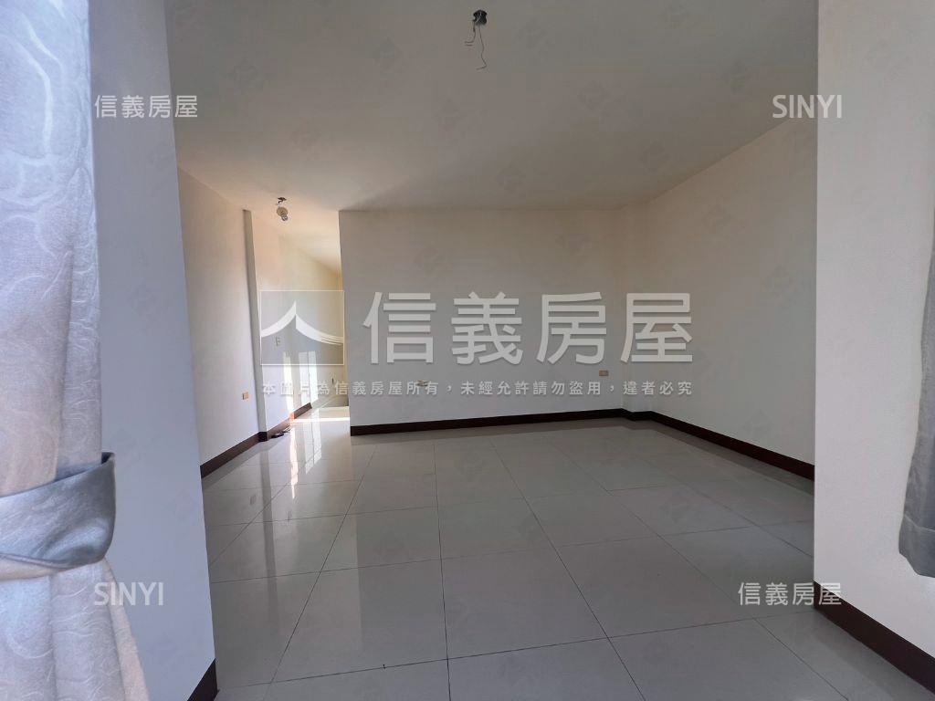 美濃歐風城堡透天店面１房屋室內格局與周邊環境