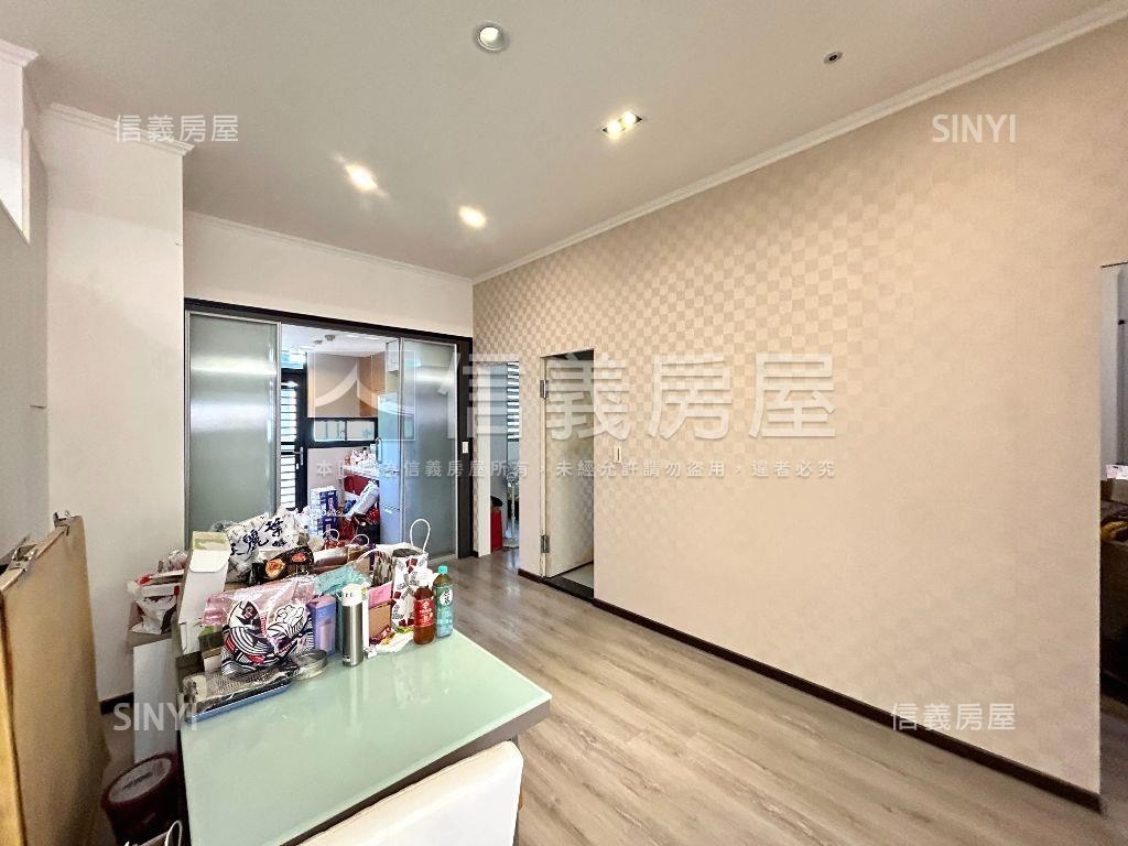 中正國中電梯四房房屋室內格局與周邊環境