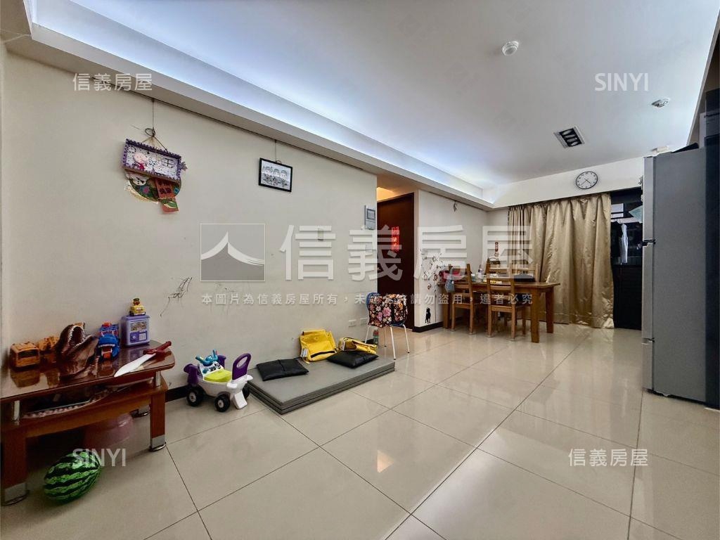 皇璽朝南三房平車房屋室內格局與周邊環境