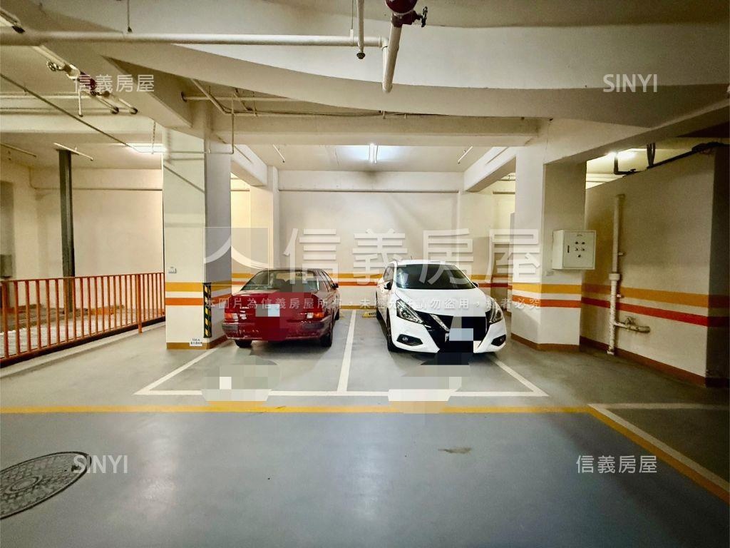皇璽朝南三房平車房屋室內格局與周邊環境