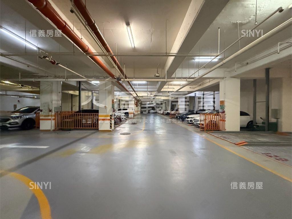 皇璽朝南三房平車房屋室內格局與周邊環境