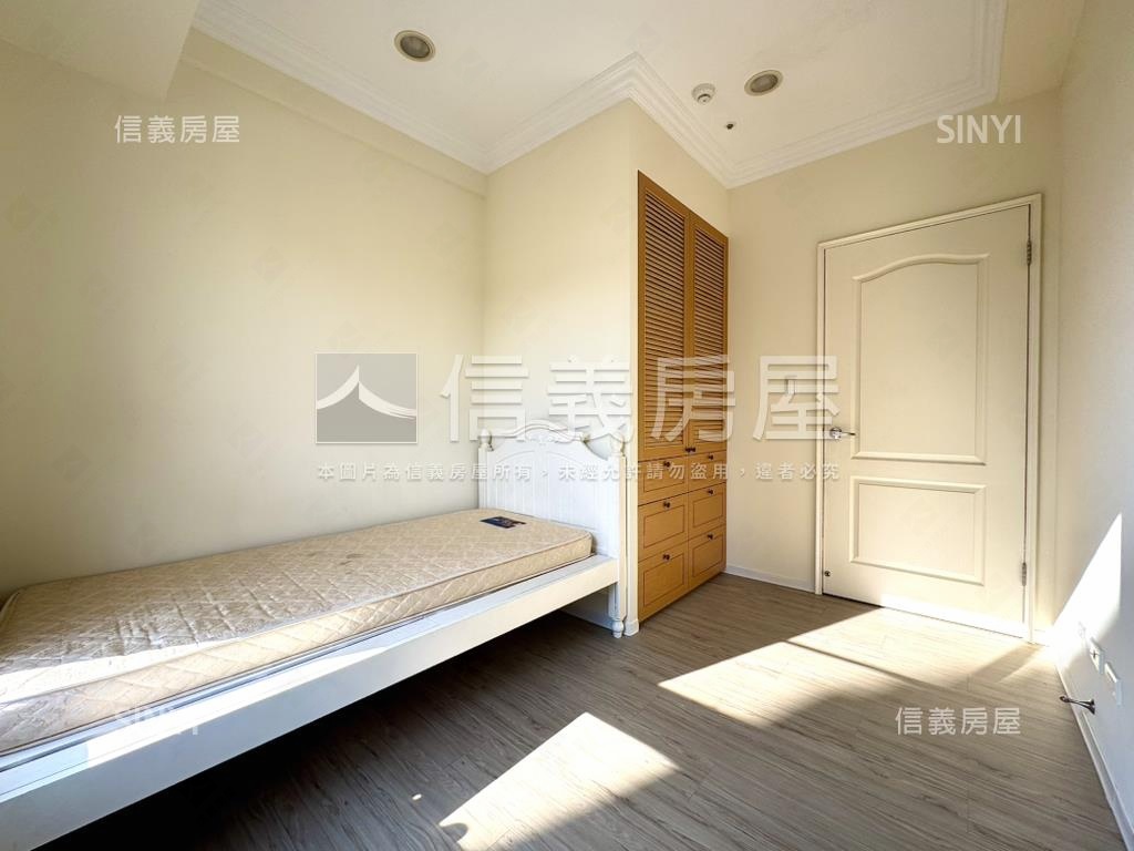 雙子星典雅四房視野雙平車房屋室內格局與周邊環境