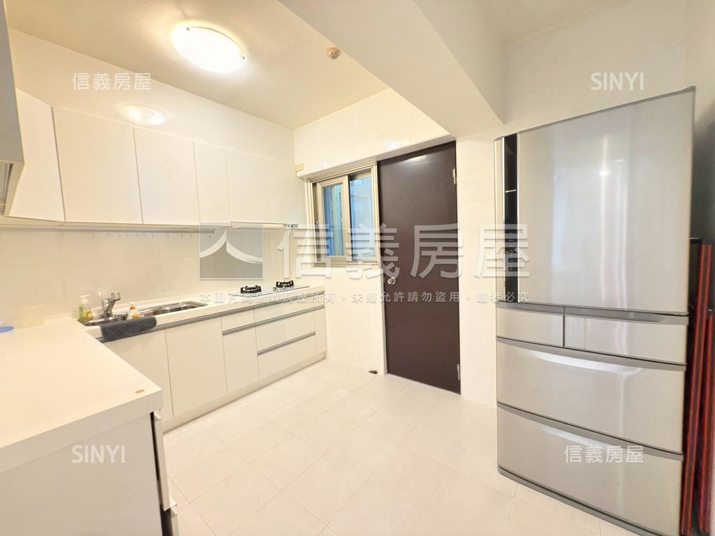 景觀無印風格電梯３房房屋室內格局與周邊環境