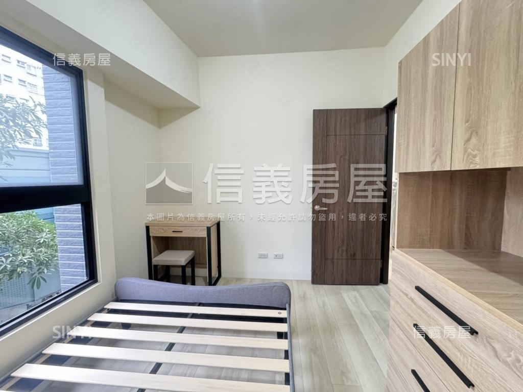 左營三鐵共站商圈２房美宅房屋室內格局與周邊環境