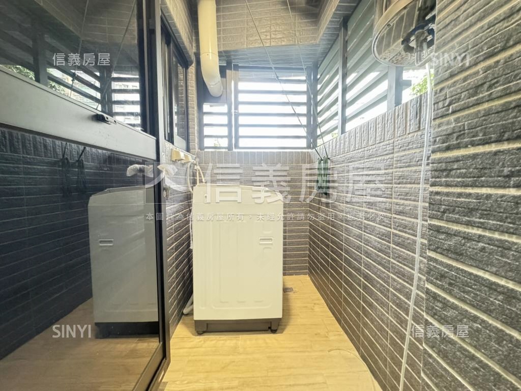 左營三鐵共站商圈２房美宅房屋室內格局與周邊環境