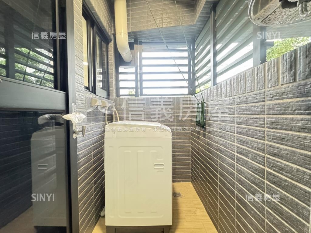 左營三鐵共站商圈２房美宅房屋室內格局與周邊環境