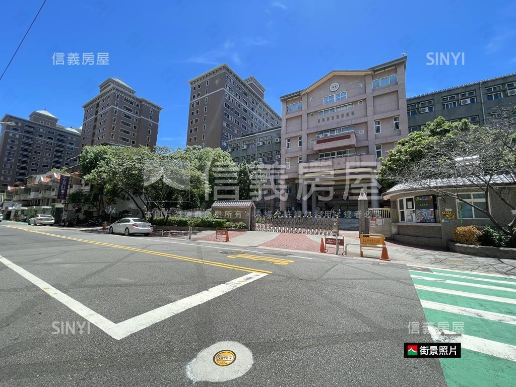 首璽景觀豪邸★雙平面車位房屋室內格局與周邊環境