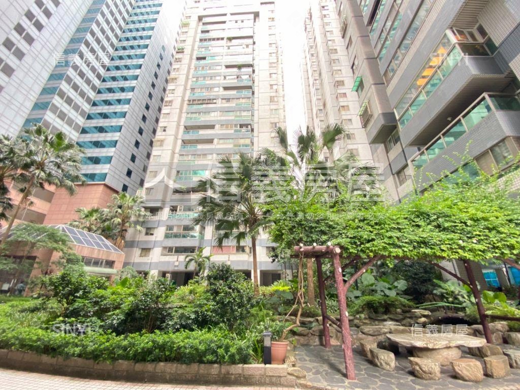 ★板新捷運電梯三房房屋室內格局與周邊環境