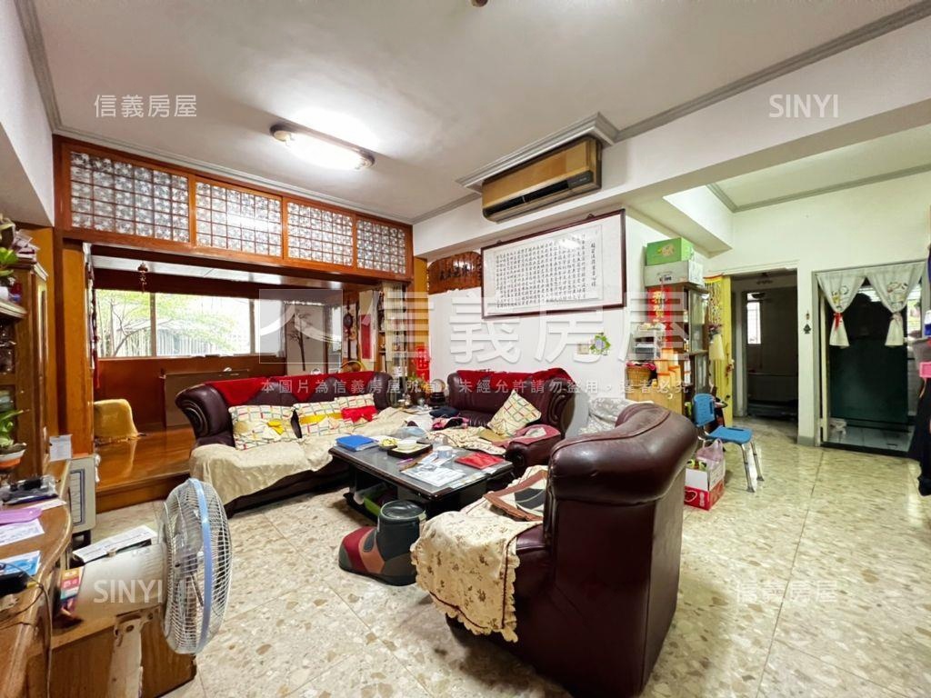 ★板新捷運電梯三房房屋室內格局與周邊環境