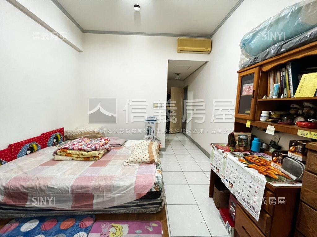 ★板新捷運電梯三房房屋室內格局與周邊環境