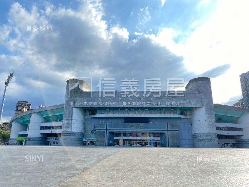 ★板新捷運電梯三房房屋室內格局與周邊環境