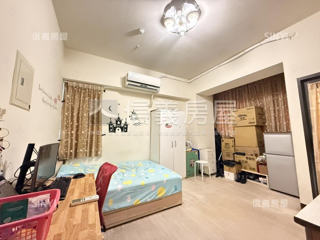 近市區採光獨立陽台套房房屋室內格局與周邊環境
